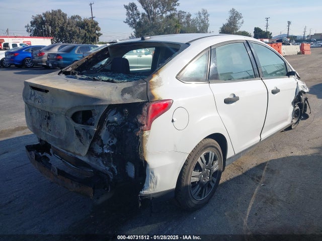 Ford 2016 2016 1FADP3E2XGL362246 Image 4