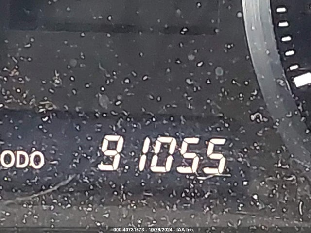 40731673 :رقم المزاد ، JTHFE2C24A2502325 vin ، 2010 Lexus Is 350c مزاد بيع