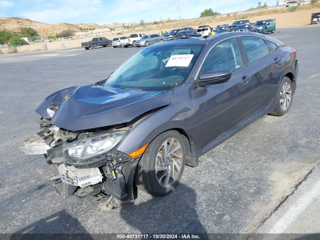 Honda CIVIC EX 2018 2HGFC2F78JH580811 Image 2