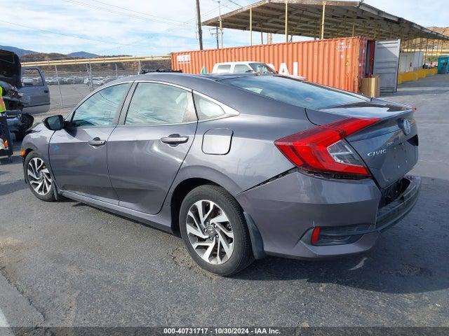 Honda CIVIC EX 2018 2HGFC2F78JH580811 Image 3