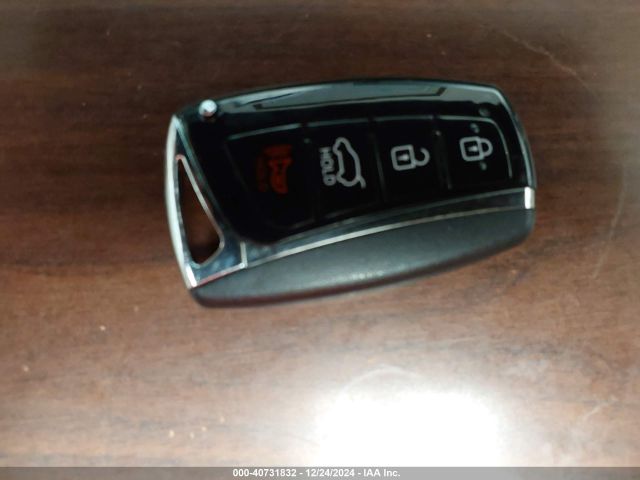 KM8SN4HF3HU221585 Hyundai Santa Fe Se