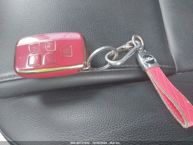 2017 JAGUAR F-PACE SADCJ2BV2HA497254 Photo 10