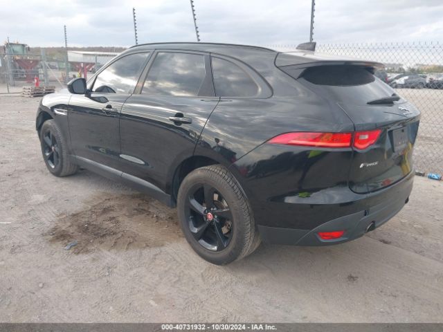 2017 JAGUAR F-PACE SADCJ2BV2HA497254 Photo 2