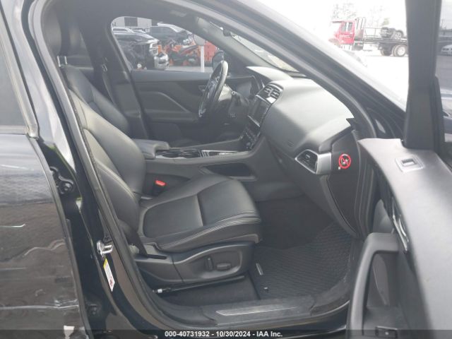 2017 JAGUAR F-PACE SADCJ2BV2HA497254 Photo 4