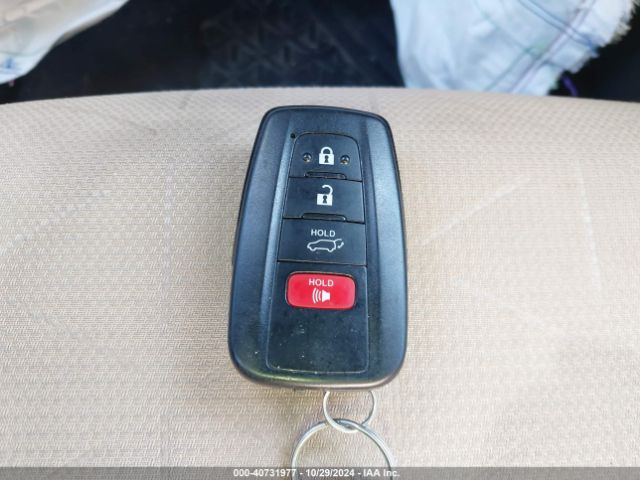 Toyota Rav4 Xle 2019 JTMW1RFV3KD007356 Image 11