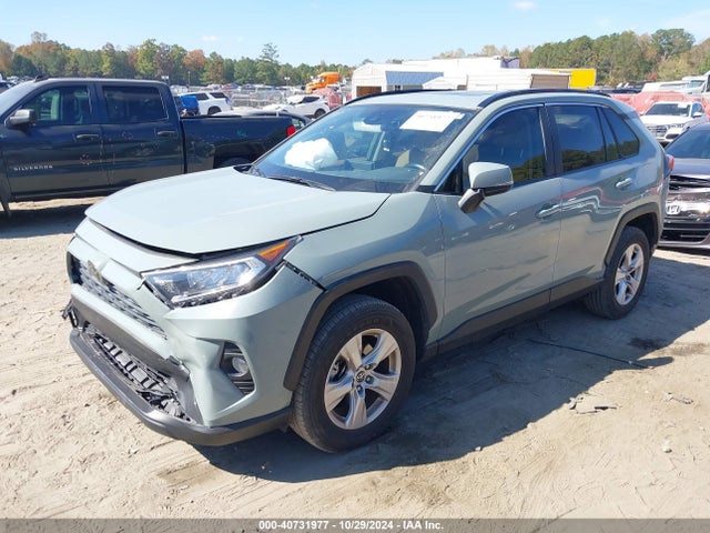 Toyota Rav4 Xle 2019 JTMW1RFV3KD007356 Image 2