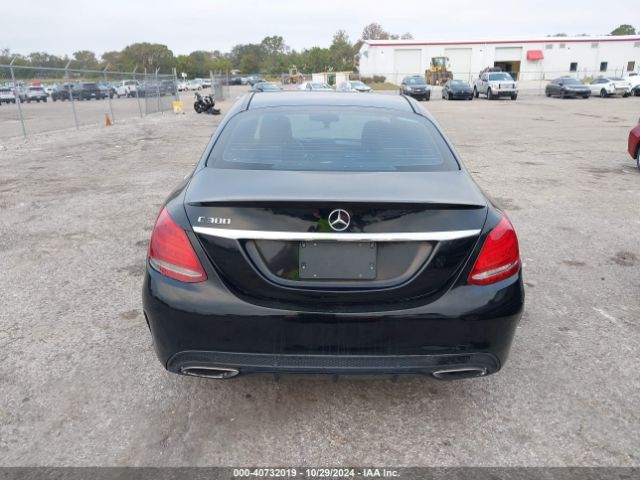 55SWF4JB0FU085124 Mercedes-Benz C 300 Luxury/sport