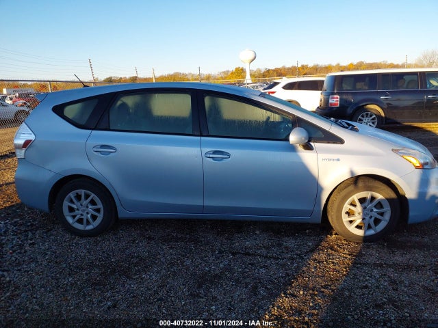 Toyota Prius V Two 2014 JTDZN3EU6EJ005890 Image 13