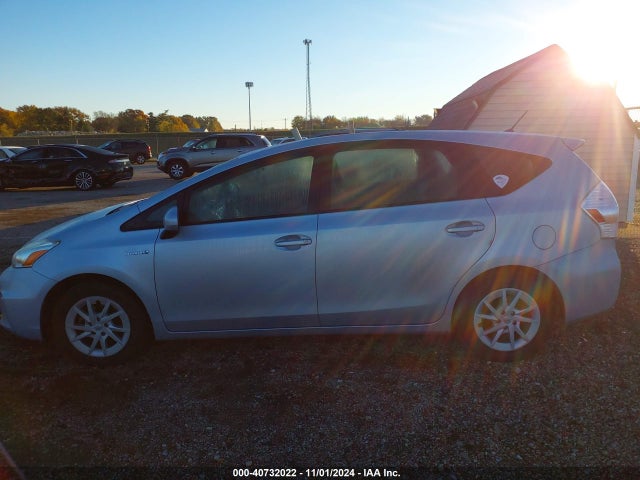 Toyota Prius V Two 2014 JTDZN3EU6EJ005890 Image 14