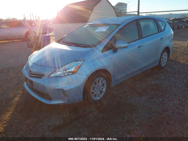 Toyota Prius V Two 2014 JTDZN3EU6EJ005890 Image 2