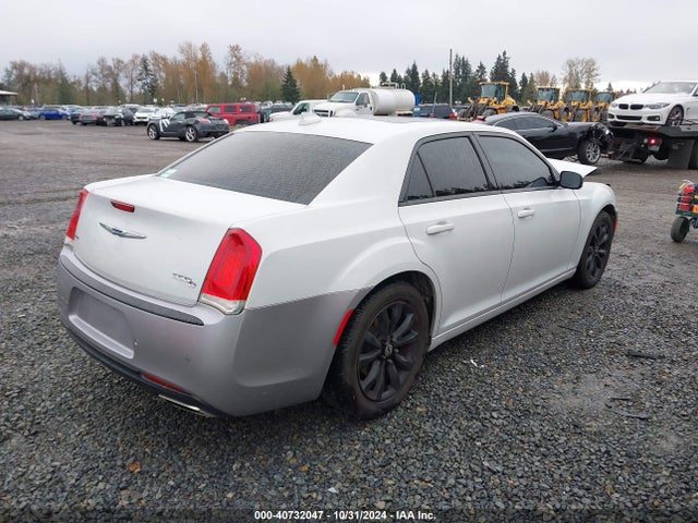 Chrysler 300c Awd 2017 2C3CCAKG2HH571652 Image 4