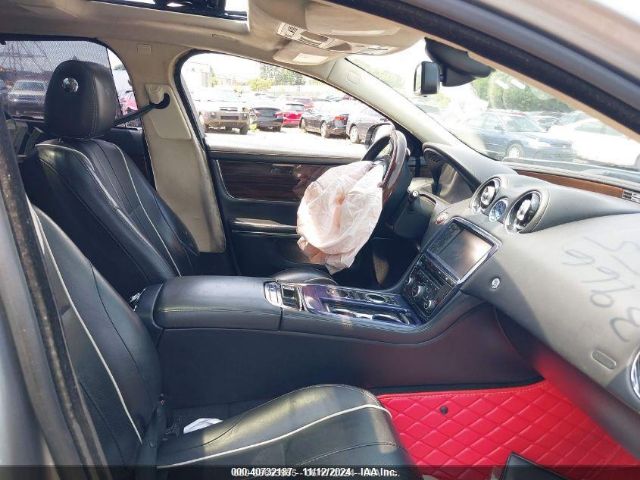 2012 JAGUAR XJ SAJWA2GB7CLV23451 Photo 4
