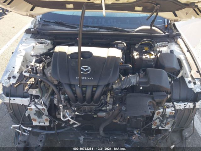 JM1BPAAL6M1309068 Mazda 3