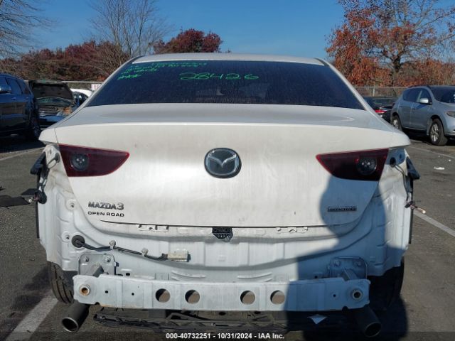 JM1BPAAL6M1309068 Mazda 3