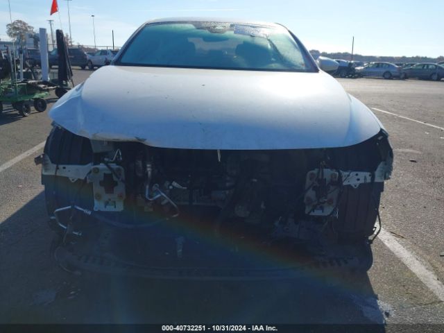 JM1BPAAL6M1309068 Mazda 3