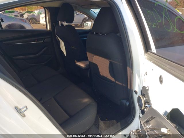 JM1BPAAL6M1309068 Mazda 3