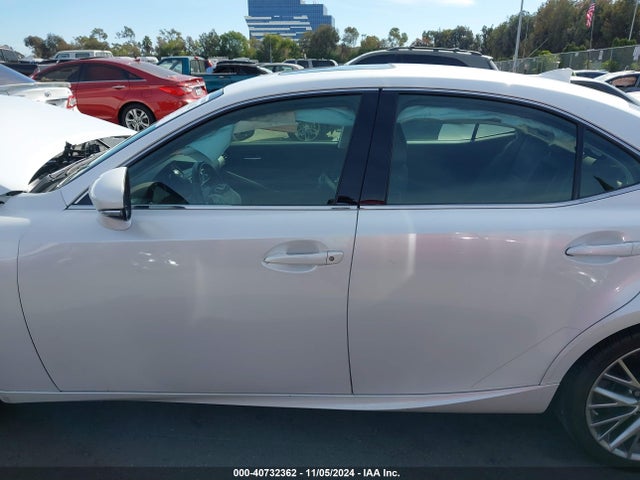 Lexus IS 200T 2016 JTHBA1D25G5029335 Image 14