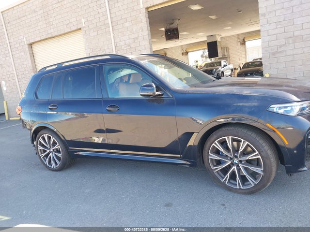 BMW X7 M50i 2021 5UXCX6C06M9H39335 Image 14
