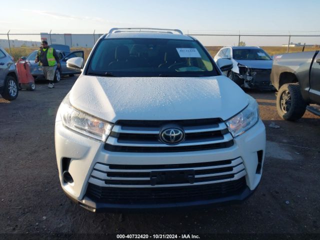 5TDZARFHXKS054654 Toyota Highlander Le