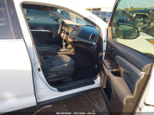 5TDZARFHXKS054654 Toyota Highlander Le