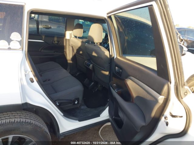 5TDZARFHXKS054654 Toyota Highlander Le