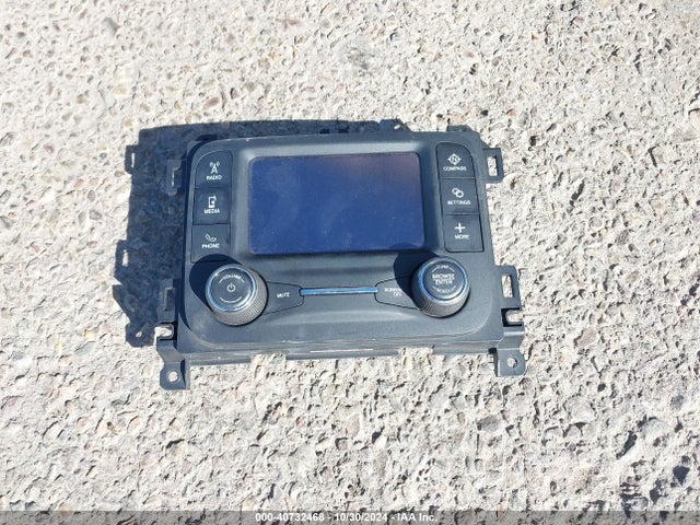 1C4HJXDG2KW551305 Jeep Wrangler Unlimited Sport S 4x4