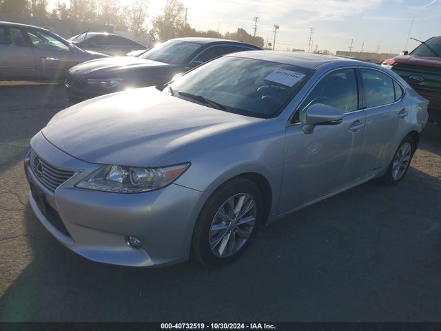 Lexus ES 300H 2015 JTHBW1GG4F2084190 Image 2
