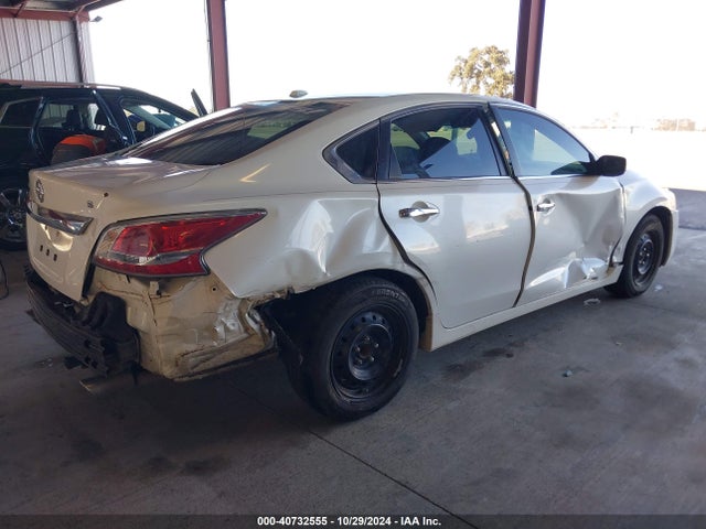 Nissan Altima 2.5 S 2015 1N4AL3AP7FN319891 Image 4