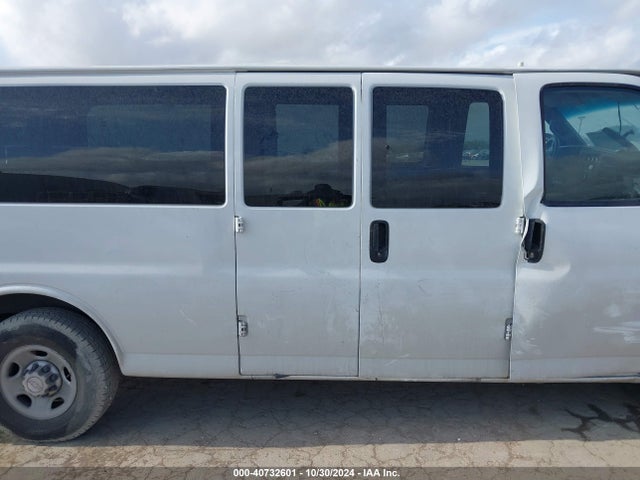 Chevrolet Express 3500 Ls 2018 1GAZGNFP8J1235321 Image 13