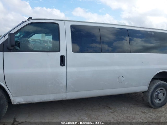 Chevrolet Express 3500 Ls 2018 1GAZGNFP8J1235321 Image 14