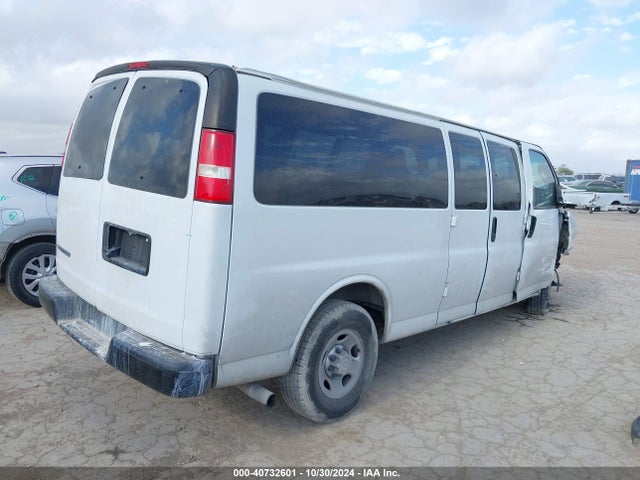 1GAZGNFP8J1235321 Chevrolet Express 3500 Ls