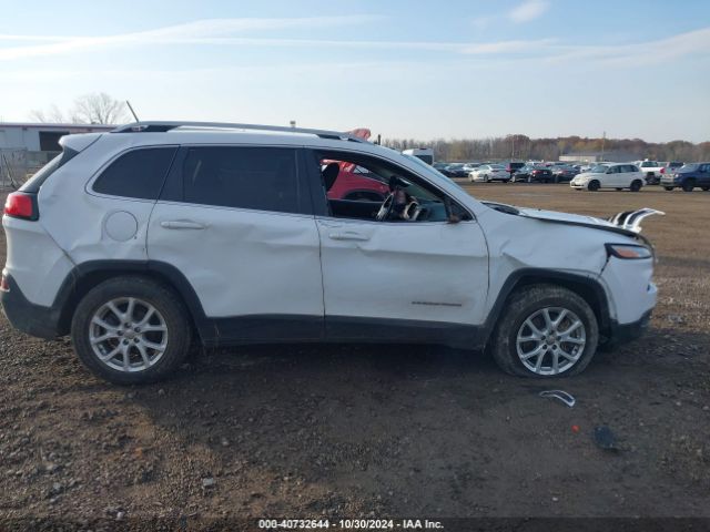 1C4PJLCB2JD561109 Jeep Cherokee Latitude Fwd
