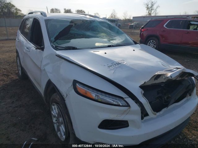 1C4PJLCB2JD561109 Jeep Cherokee Latitude Fwd