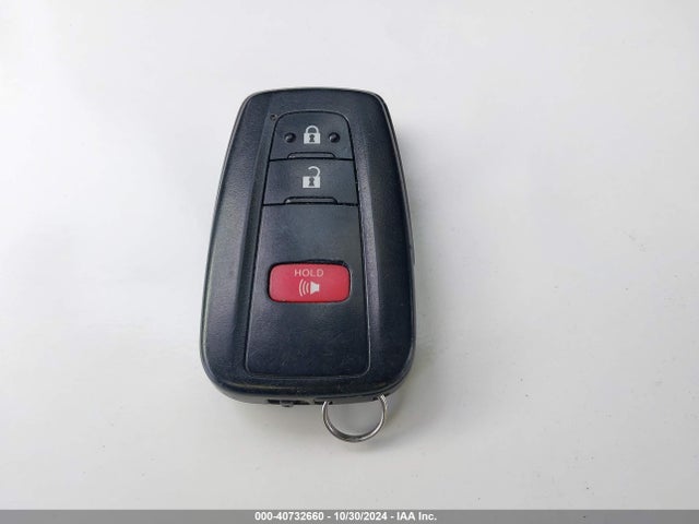 JTDKARFU2G3500562 Toyota Prius Three