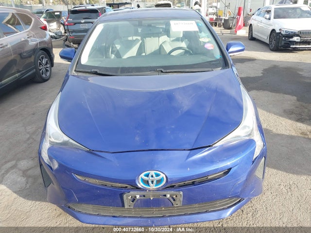 JTDKARFU2G3500562 Toyota Prius Three
