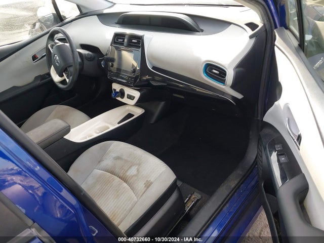 JTDKARFU2G3500562 Toyota Prius Three