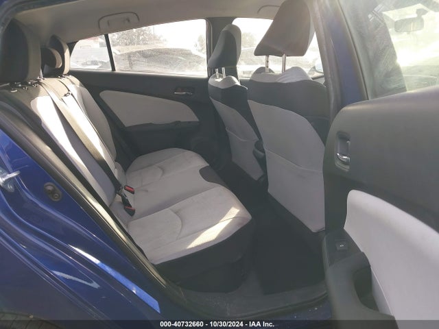 JTDKARFU2G3500562 Toyota Prius Three
