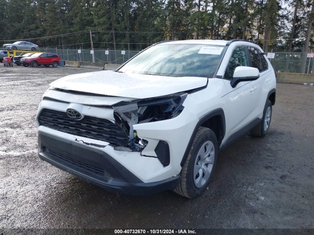 Toyota RAV4 LE 2020 2T3K1RFV1LC050128 Image 2