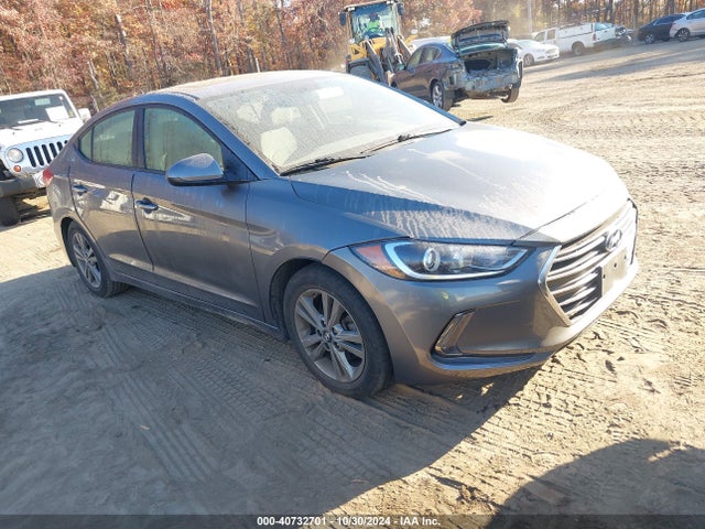 2018 5NPD84LF3JH323979 main image