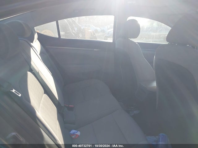 Hyundai Elantra Value Edition 2018 5NPD84LF3JH323979 Image 8