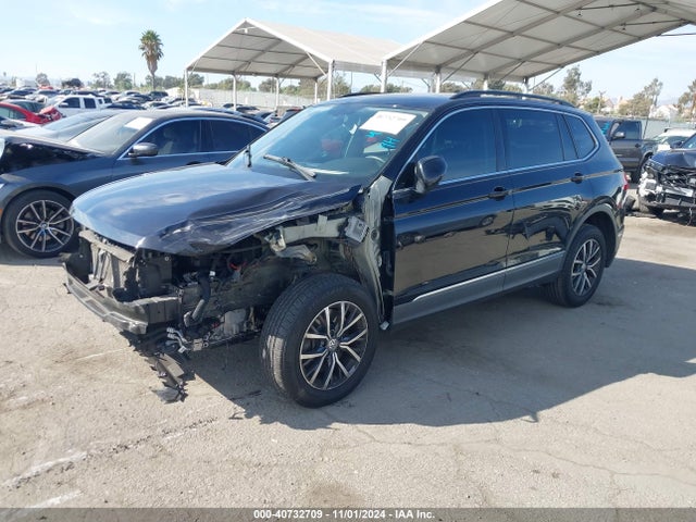 3VV3B7AX9LM098668 Volkswagen Tiguan 2.0t Se/2.0t Se R-line Black/2.0t Sel