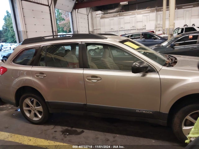 Subaru Outback 2.5i 2014 4S4BRBAC3E3225632 Image 13