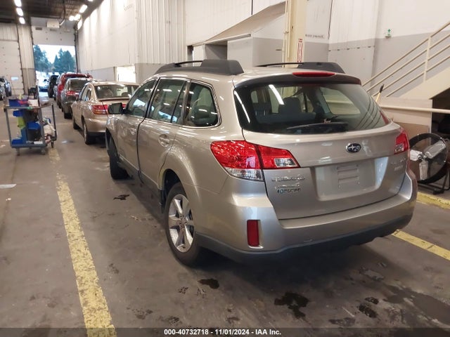 Subaru Outback 2.5i 2014 4S4BRBAC3E3225632 Image 3