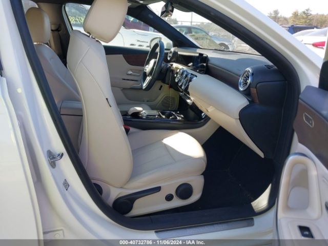 W1K3G4FB4NJ361280 Mercedes-Benz A 220 4matic