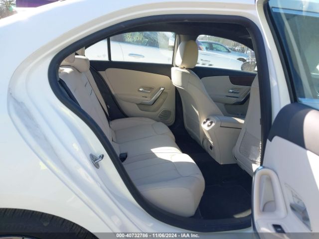 W1K3G4FB4NJ361280 Mercedes-Benz A 220 4matic