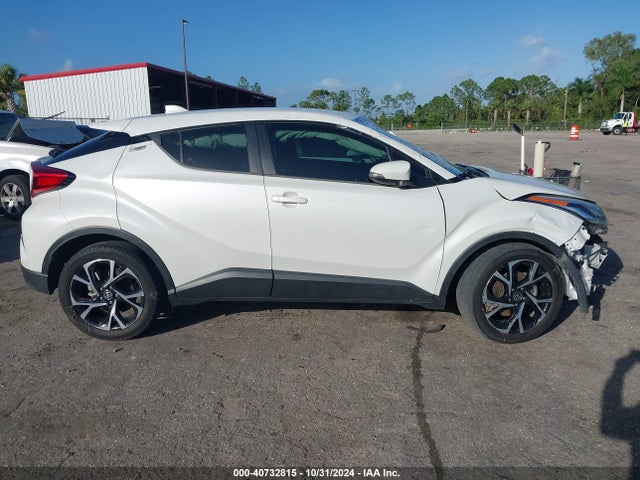 Toyota C-HR XLE 2021 NMTKHMBX5MR123975 Image 13