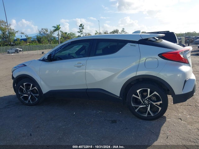Toyota C-HR XLE 2021 NMTKHMBX5MR123975 Image 14