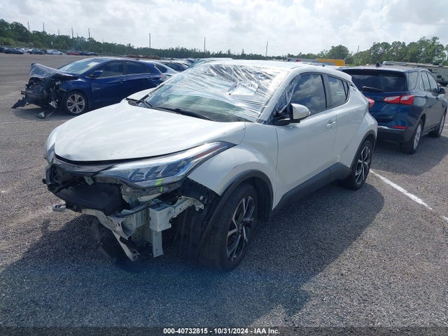Toyota C-HR XLE 2021 NMTKHMBX5MR123975 Image 2