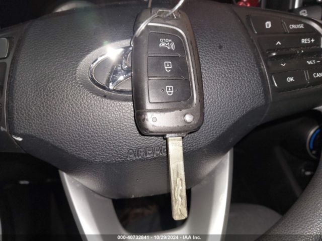 KMHRB8A39MU066582 Hyundai Venue Se