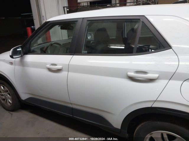 KMHRB8A39MU066582 Hyundai Venue Se